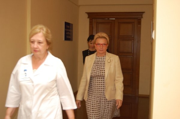 Стало відомо, що покажуть президенту в лікарні. ФОТО