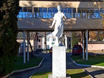 У місті на Волині демонтували пам’ятник Зої Космодем’янській