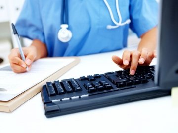 У Луцьку нарікають, що на прийом у дитполіклініку не записують за телефоном 