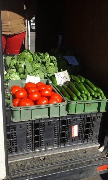 Луцькому зоопарку та госпіталю віддадуть півтонни конфіскованих овочів. ФОТО