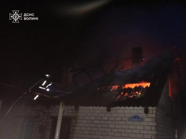 На Волині горіли два житлові будинки та господарська споруда