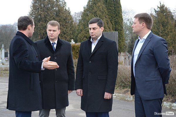 Мер Волновахи в Луцьку вшанував вбитих бійців з 51 бригади та героя Майдану. ФОТО