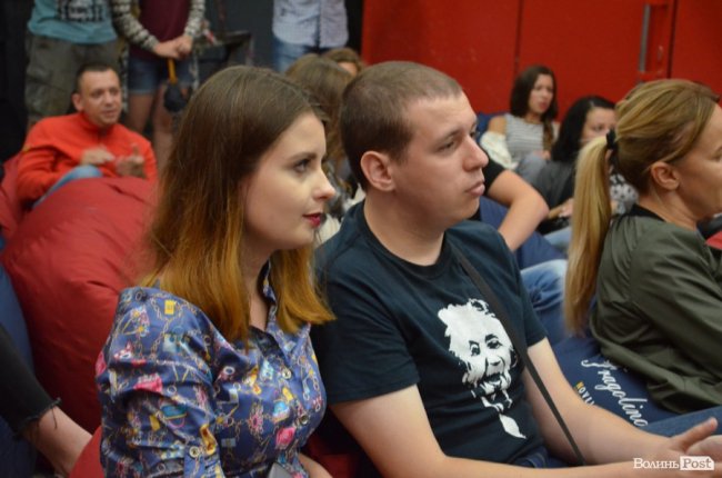 Атмосферно і затишно: у Луцьку співали в пам'ять про Скрябіна. ФОТО