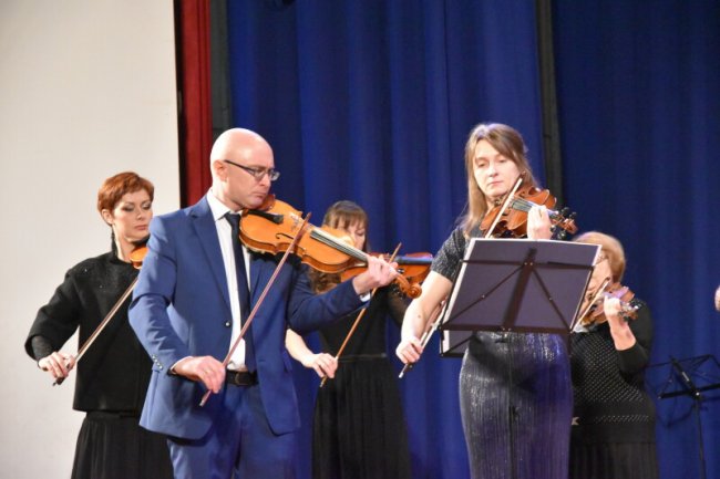 Лучани насолодилися різдвяним концертом оркестру «Con Moto». ФОТО