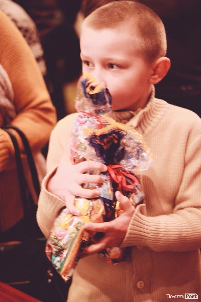 «Чужих дітей не буває»: у Луцьку триває підготовка до Різдвяних свят