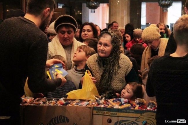 «Чужих дітей не буває»: у Луцьку триває підготовка до Різдвяних свят