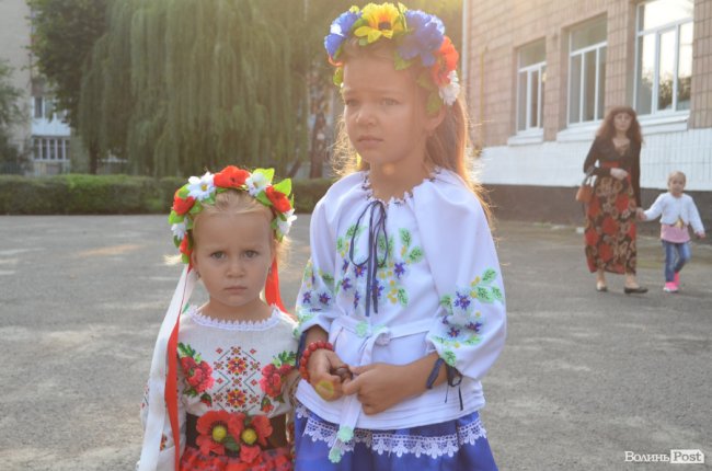 Перший дзвоник у луцькій школі №17. ФОТО