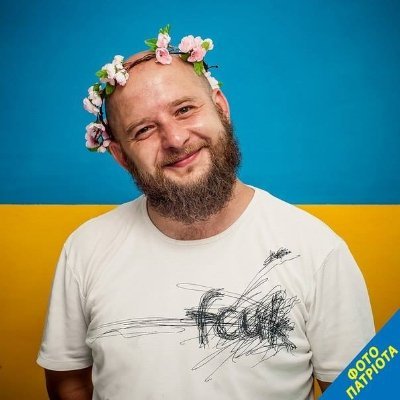 Флеш-моб у Луцьку: мешканці масово роблять «фото патріота». ФОТО