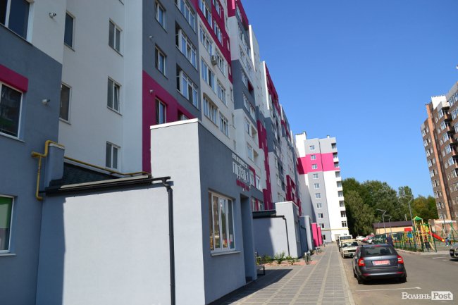 Фотозвіт із будівництва найяскравішого житлового комплексу Луцька*