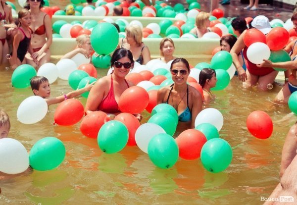 Косино зустрічає морського царя*