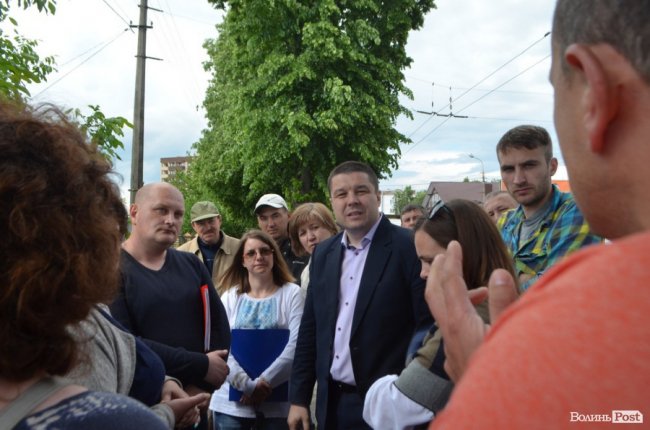 «Село і ринок» і «не дамо гадюшника»: у Луцьку сваряться через МАФи