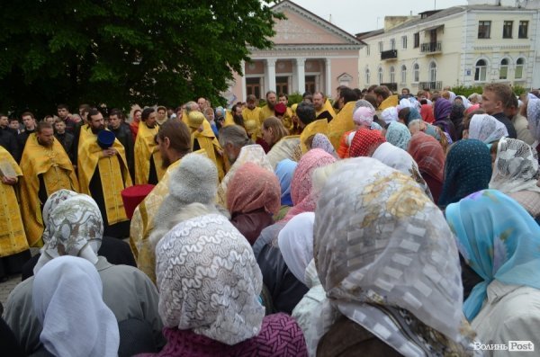 У центрі міста хресним ходом вшанували покровителя Луцька. ФОТО