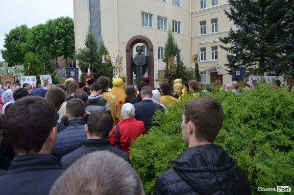 У центрі міста хресним ходом вшанували покровителя Луцька. ФОТО