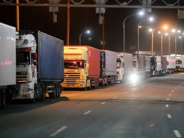 «Якщо потрібно, ми будемо на кордоні до 8 березня», – польські перевізники знову протестують у Дорогуську