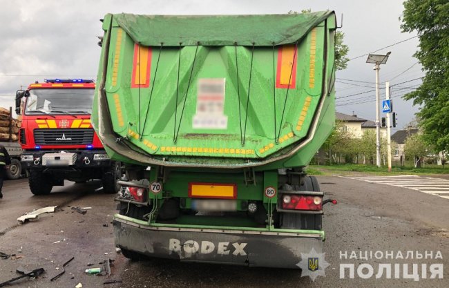 У Луцькому районі зіткнулися три вантажівки: повідомили деталі аварії