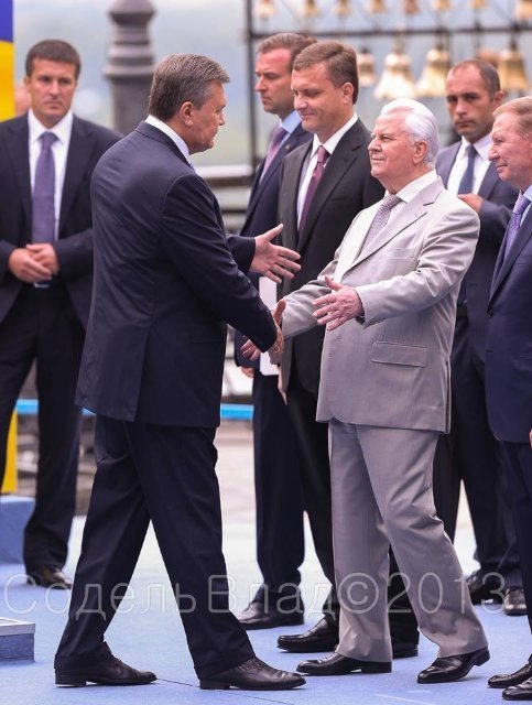 З якими обличчями керівники країни святкували День Незалежності. ФОТО