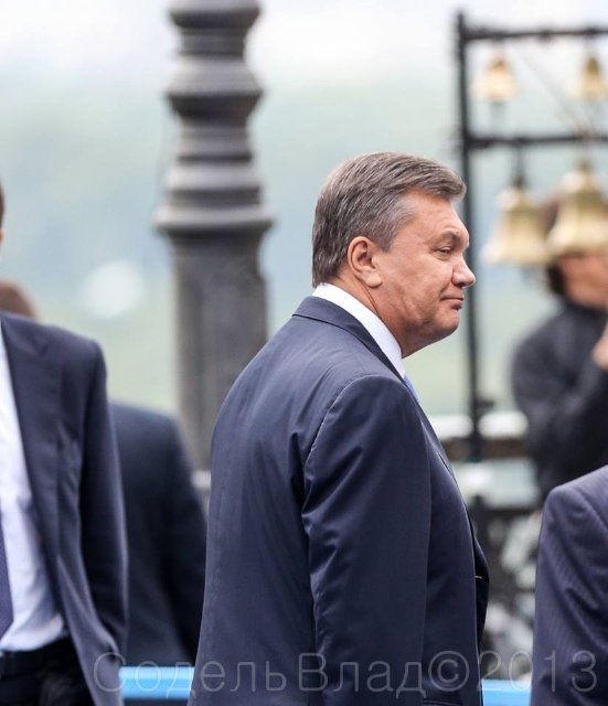 З якими обличчями керівники країни святкували День Незалежності. ФОТО