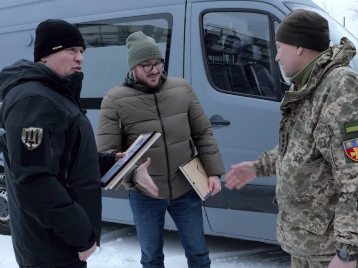 Волонтери «Української команди» передали бійцям 143 бригади ЗСУ машину «швидкої допомоги»
