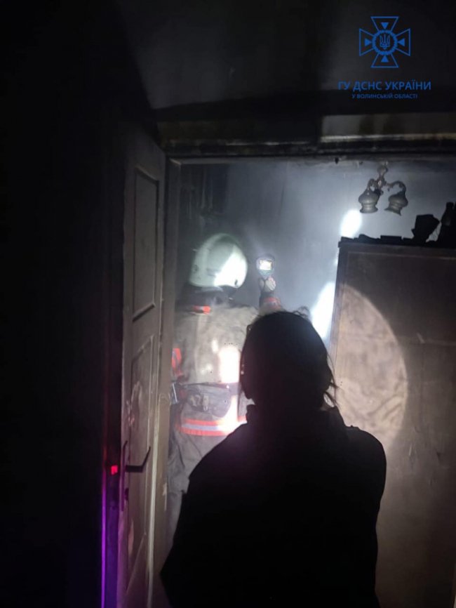 На Волині з пожежі в будинку врятували 50-річного чоловіка 