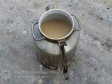 Волинянин отримав штраф за зберігання самогону