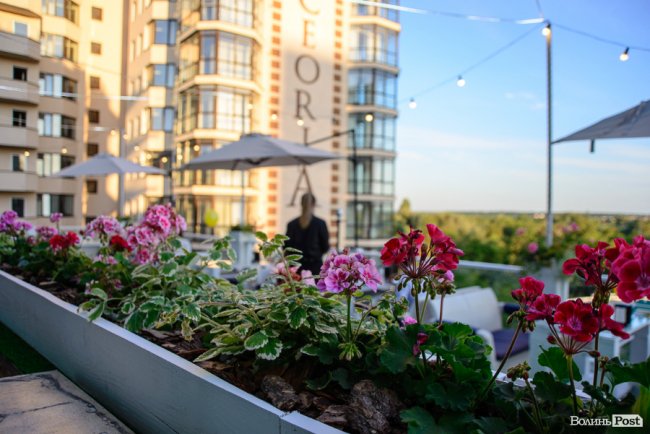 У Луцьку відкрили нову літню терасу із неймовірним краєвидом на місто*