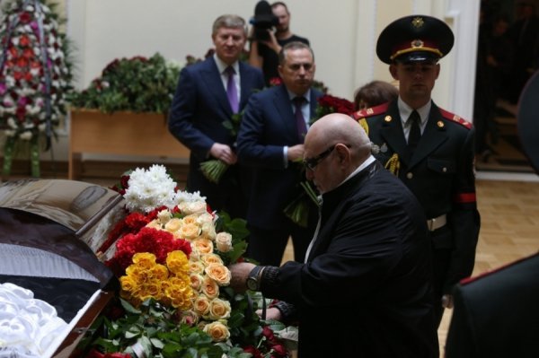 Прощання з Іваном Плющем. ФОТО