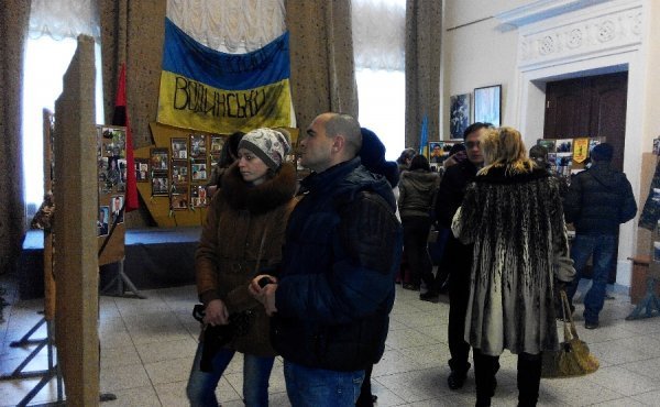 У Володимирі-Волинському показали «чорновий монтаж Майдану». ФОТО