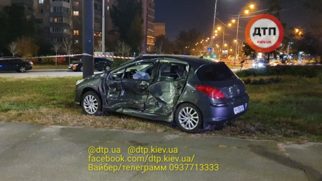 В лікарні – троє дітей: в Києві трапилась смертельна аварія за участю «швидкої». ФОТО