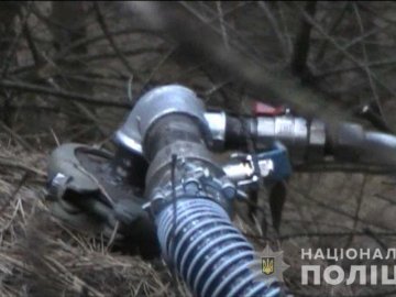 Двоє лучан крали нафту у Рівненській області. ФОТО