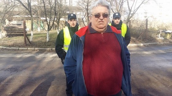 У Луцьку муніципали зі скандалом зносили гаражі. ФОТО