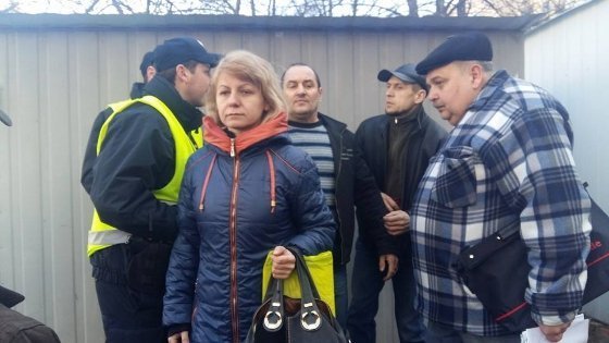 У Луцьку муніципали зі скандалом зносили гаражі. ФОТО