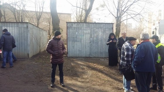 У Луцьку муніципали зі скандалом зносили гаражі. ФОТО