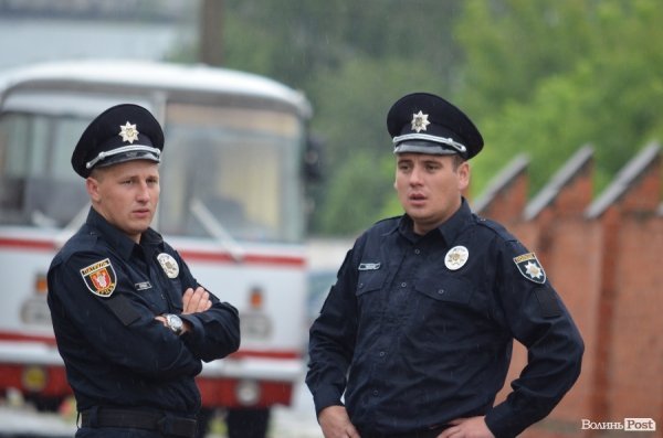 У Луцьку поліцейські отримали нові погони і звання. ФОТО