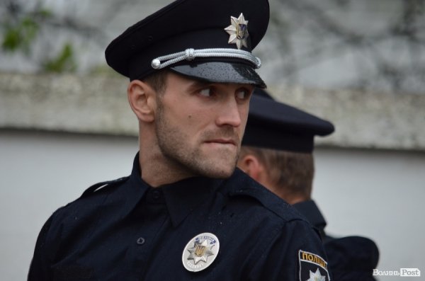 У Луцьку поліцейські отримали нові погони і звання. ФОТО