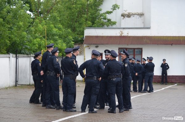 У Луцьку поліцейські отримали нові погони і звання. ФОТО