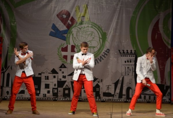 «Пташки з ГПЗ не летять у вирій, бо за кордон з судимістю не можна», - КВН у Луцьку