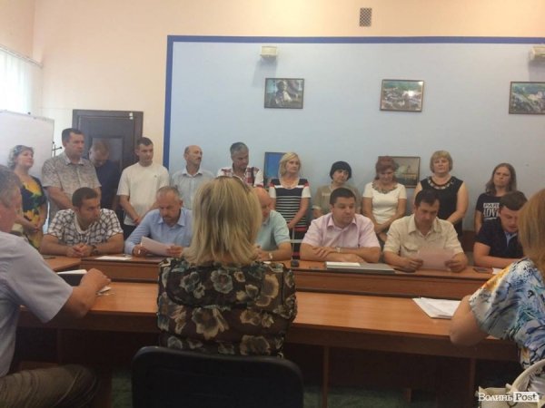 Скандальне будівництво на проспекті Відродження призупинили. ФОТО