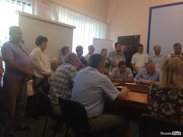 Скандальне будівництво на проспекті Відродження призупинили. ФОТО