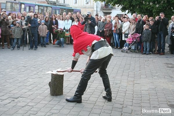 Луцьк відкрив туристичний сезон незвичною екскурсією. ФОТО