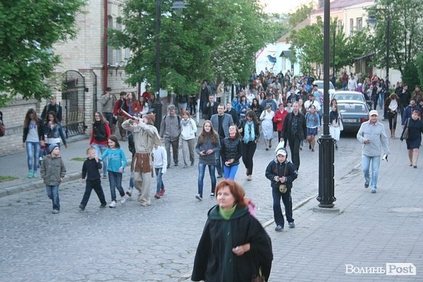 Луцьк відкрив туристичний сезон незвичною екскурсією. ФОТО