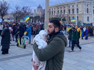 «Я не здамся без бою»: у Відні волиняни мітингують проти війни, яку розпочав Путін. ФОТО. ВІДЕО
