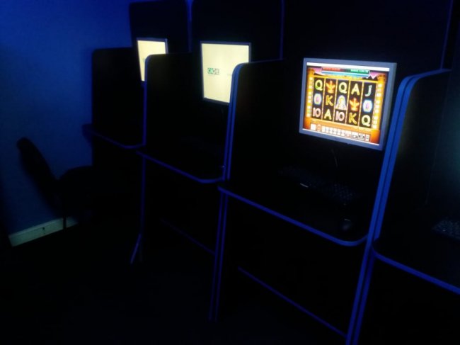 На Волині «прикрили» незаконний гральний заклад. ФОТО