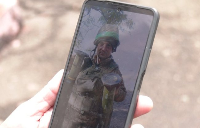 «Я пишу йому листи і знаю, що він їх ніколи не прочитає», – мама загиблого на війні лучанина Юрія Кошинського