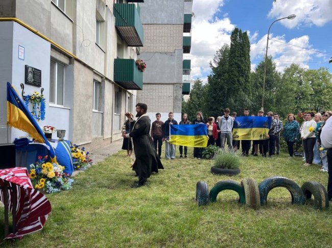 «Я пишу йому листи і знаю, що він їх ніколи не прочитає», – мама загиблого на війні лучанина Юрія Кошинського