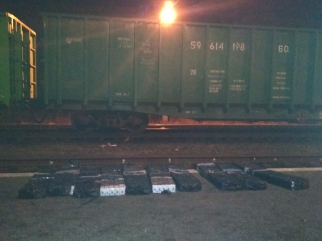 На Волині у вантажному поїзді знайшли контрабандні сигарети