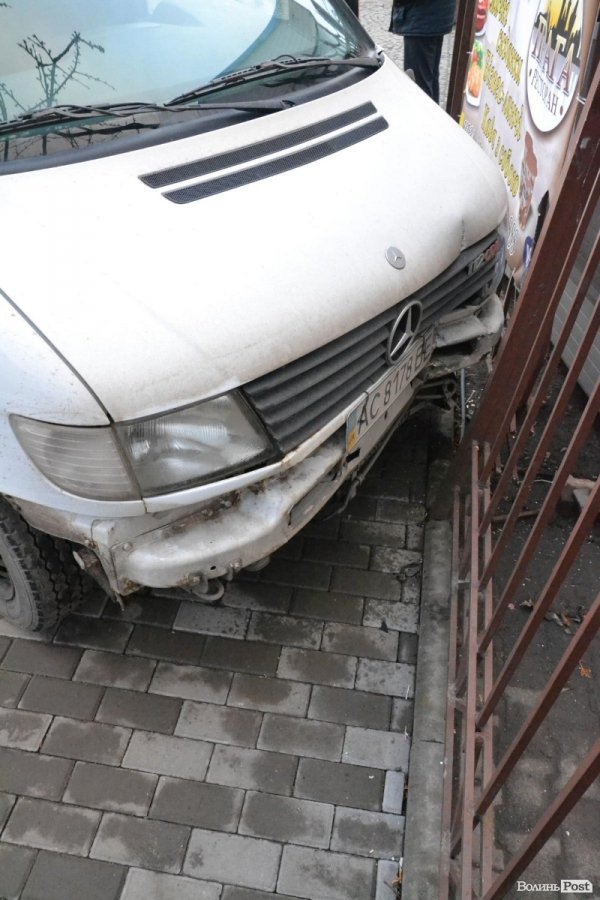 У Луцьку - потрійна аварія. ФОТО