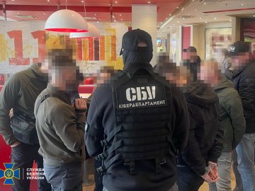 СБУ затримала у Києві двох «приватних детективів», які торгували конфіденційною інформацією із державних баз даних