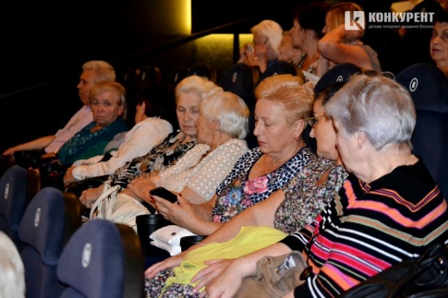 У Луцьку пенсіонерам показували фільм про Симона Петлюру. ФОТО