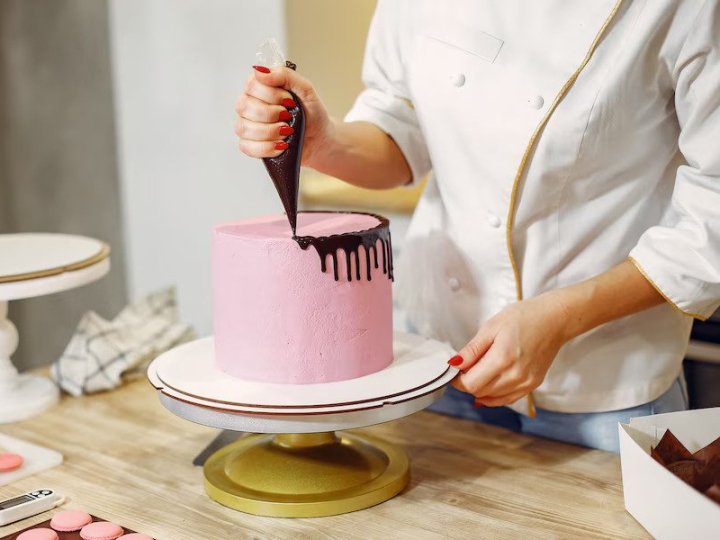 Інструменти для декору тортів, які спрощують роботу кондитера
