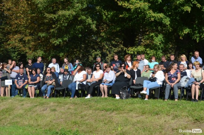  Як у луцькому «політесі» вітали першокурсників. ФОТОРЕПОРТАЖ